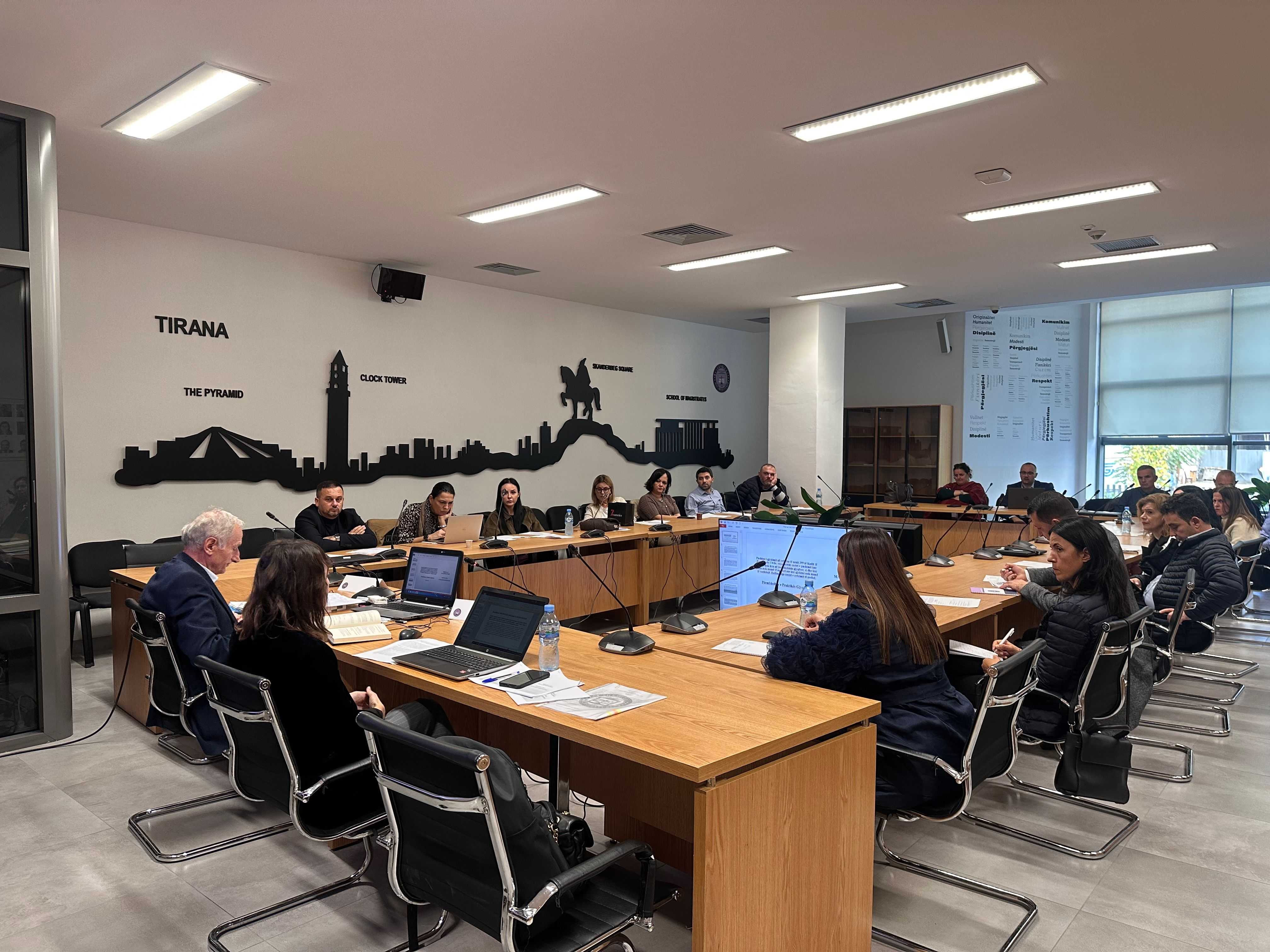 AKTIVITET TRAJNUES: “Pushimi i gjykimit në referim të nenit 299 të Kodit të Procedurës Civile” 28 tetor 2025